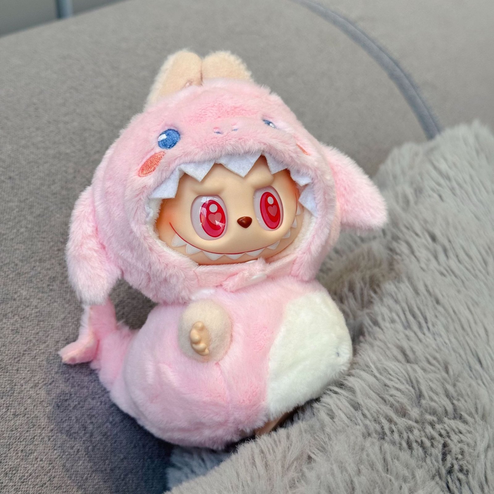 POPMART,Labubu,Babythree,CryingBaby,DIMOO,MOLLY,The Monsters,Skullpanda,Mokoko,zimomo,Sonny Angel,Sanrio ,disney,miniso,Pokemon,Liila cat,Blind Box POPMART,Labubu,Babythree,CryingBaby,DIMOO,MOLLY,The Monsters,Skullpanda,Mokoko,zimomo,Sonny Angel,Sanrio ,disney,miniso,Pokemon,Liila cat,Blind Box