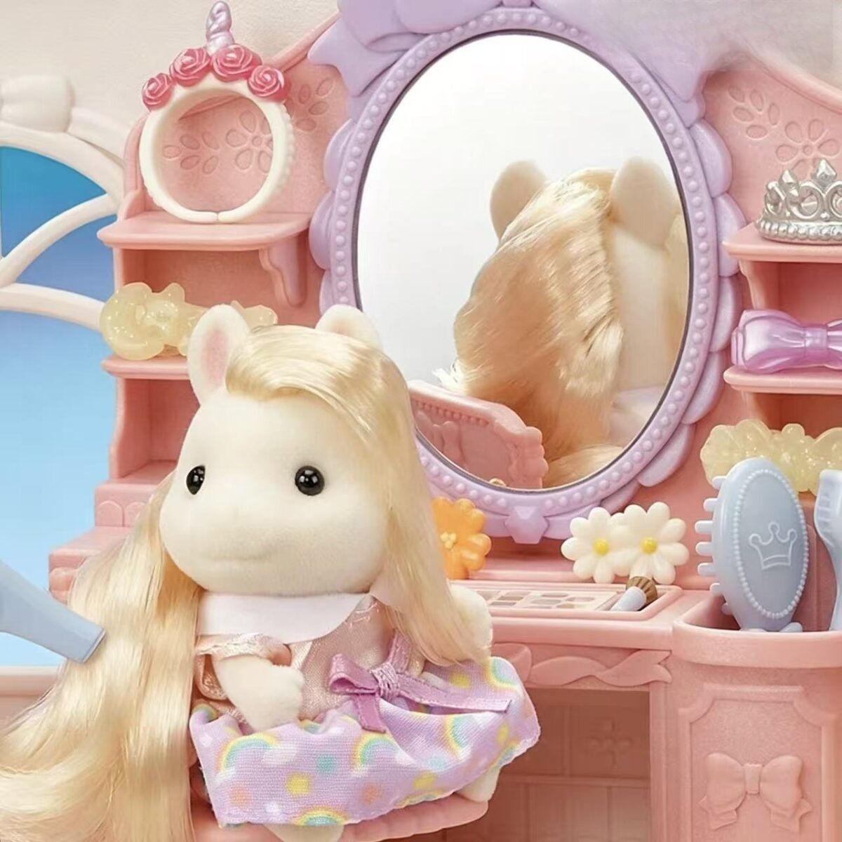 Sylvanian Families Pony Hair Salon Figure - Image 5
